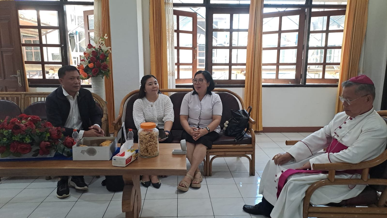Audiensi dengan Panitia HUT SMP Stella Maris Tomohon